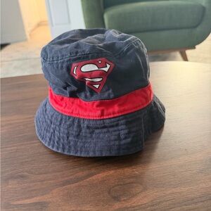 Vintage Superman Bucket Hat – DC Comics (2015) – Reversible Red/Blue Logo Print
